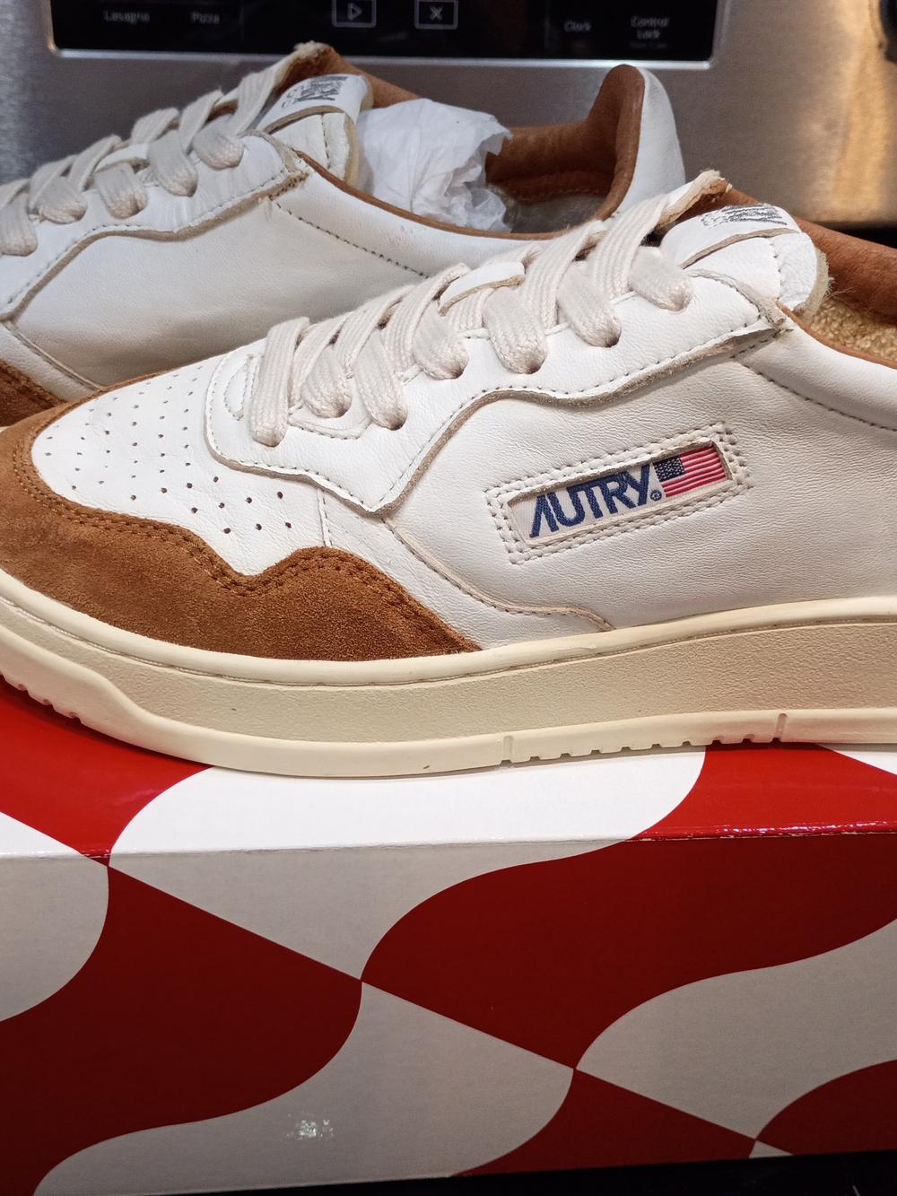 Autry Medalist Women’s White and Caramel Leather Sneakers Size 10 New